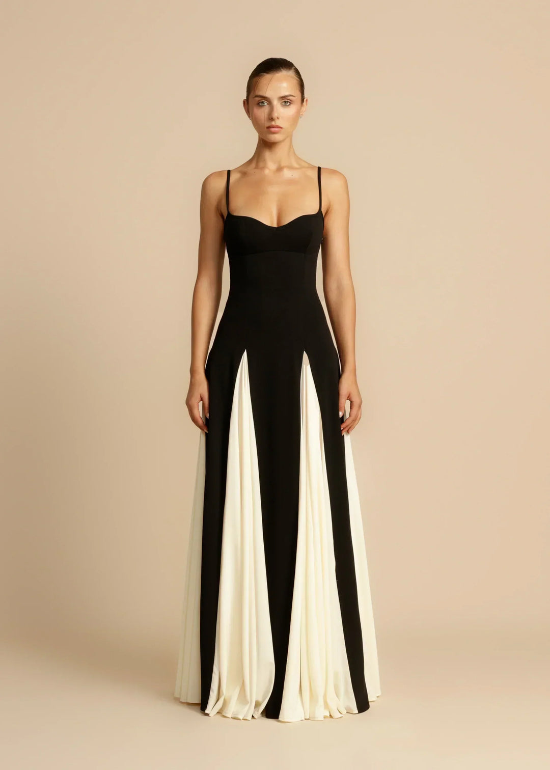 Oshrit™ | Rochie Maxi Elegantă cu Volane Contrastante