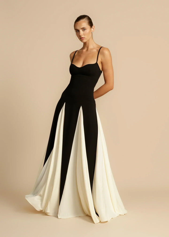 Oshrit™ | Rochie Maxi Elegantă cu Volane Contrastante