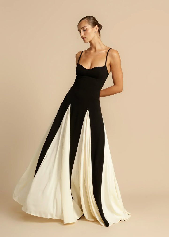 Oshrit™ | Rochie Maxi Elegantă cu Volane Contrastante