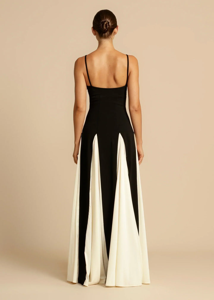 Oshrit™ | Rochie Maxi Elegantă cu Volane Contrastante