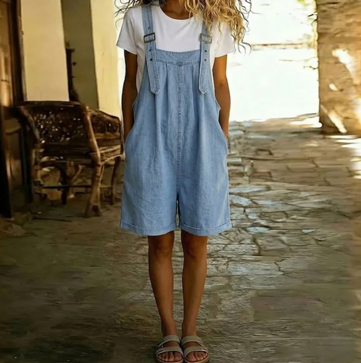 Clara | Salopetă scurtă din denim cu aspect vintage, din bumbac moale, albastru deschis