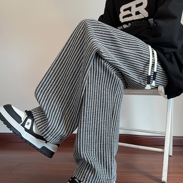 XAVIERA – PANTALONI DE SURVÊTEMENT RELAXAȚI ÎN CHEVRON MODERN