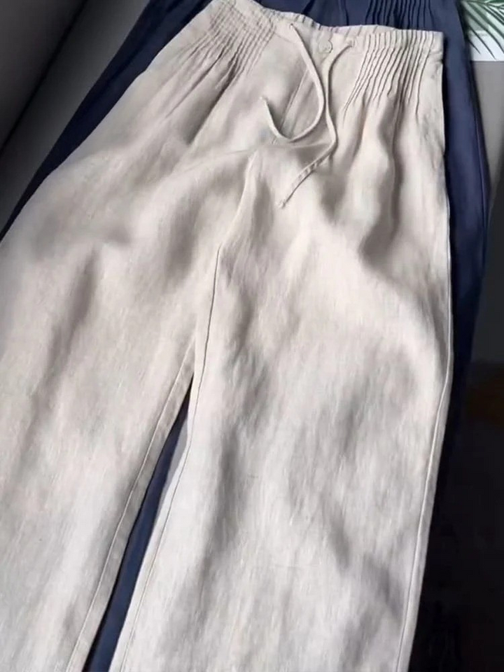 AMELINA – PANTALONI DIN IN PLISAT CU CROIALĂ CONFORT