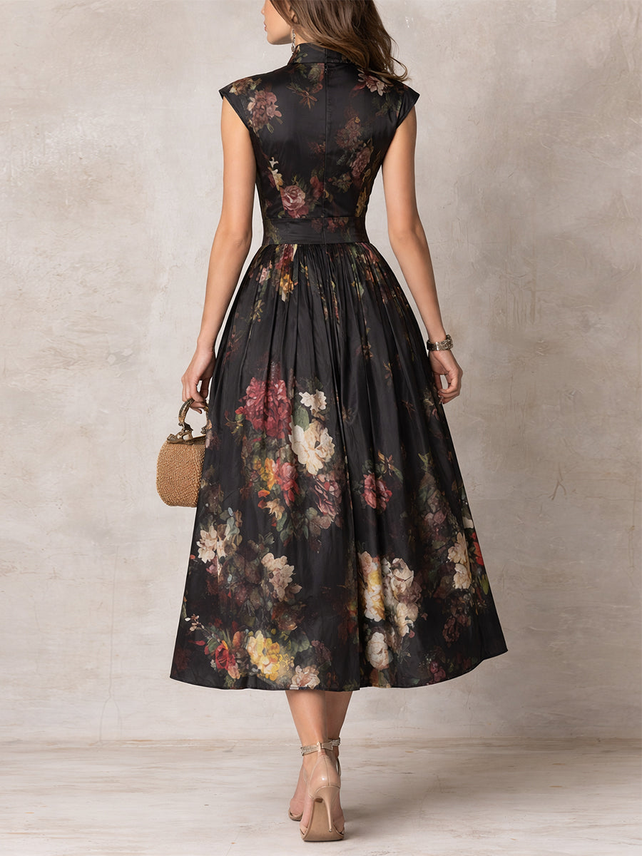 Violetta - Rochie midi neagră din satin plissetat cu motiv floral și guler cu deschidere în formă de cheie