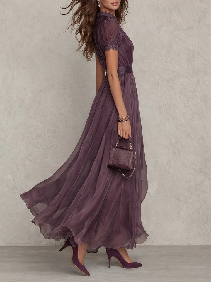 Flavia - Rochie lungă violet cu decolteu în formă de cheie, margine din dantelă de chiffon