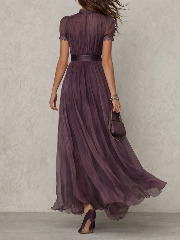 Flavia - Rochie lungă violet cu decolteu în formă de cheie, margine din dantelă de chiffon