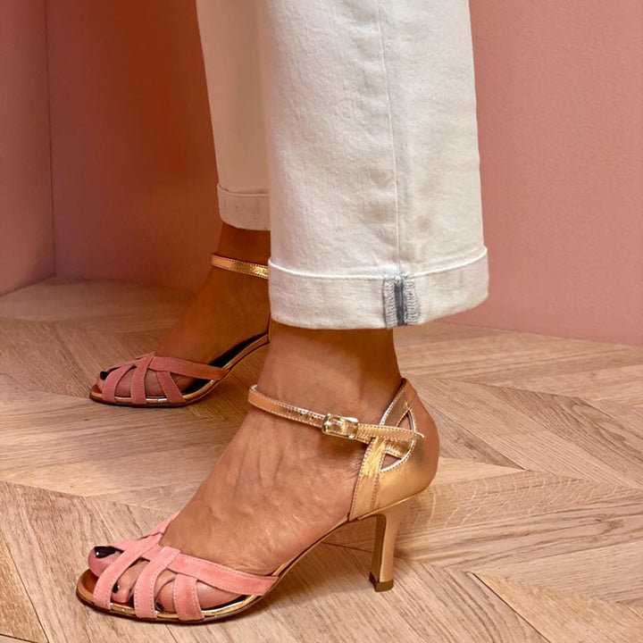 Calista™ | Tocuri Elegante.