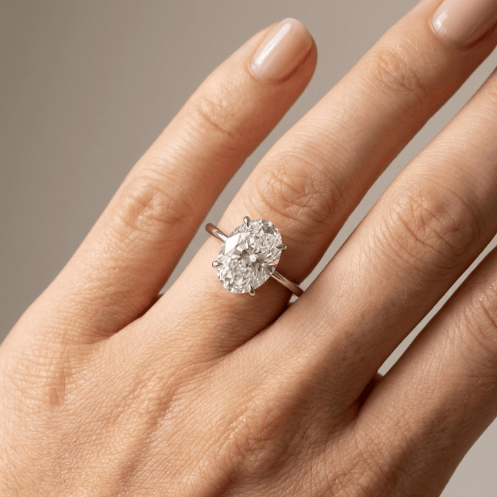 INELE SOLITAR OVAL CU DIAMANT